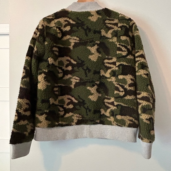 Camouflage short bomber jacket - Picture 2 of 4